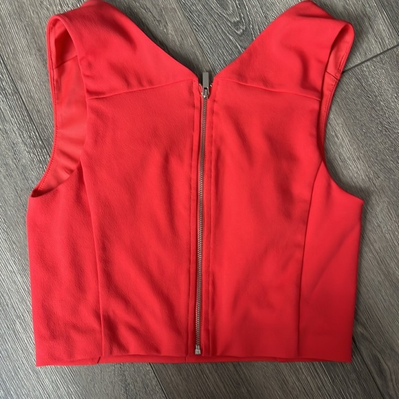 Coral Dynamite crop top - Picture 2 of 2